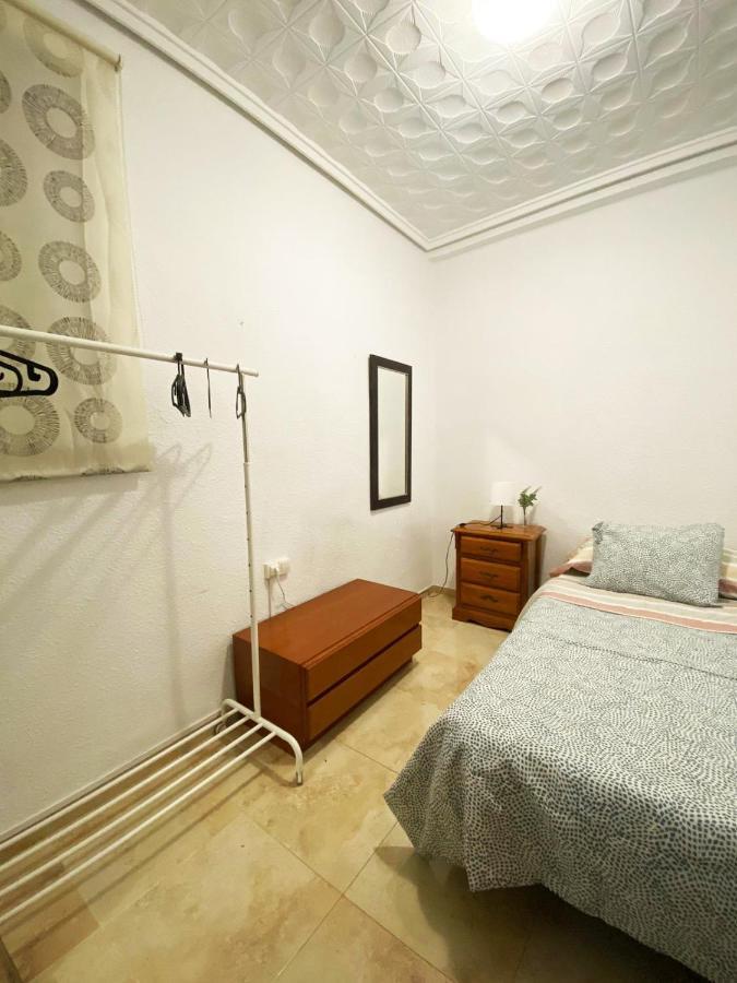Valencia Cerca Al Puerto Shared Apartment Luaran gambar